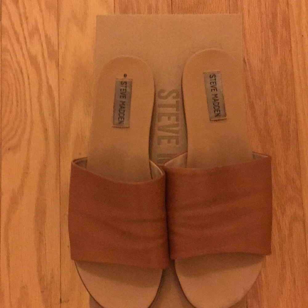 Steve Madden leather upper slides